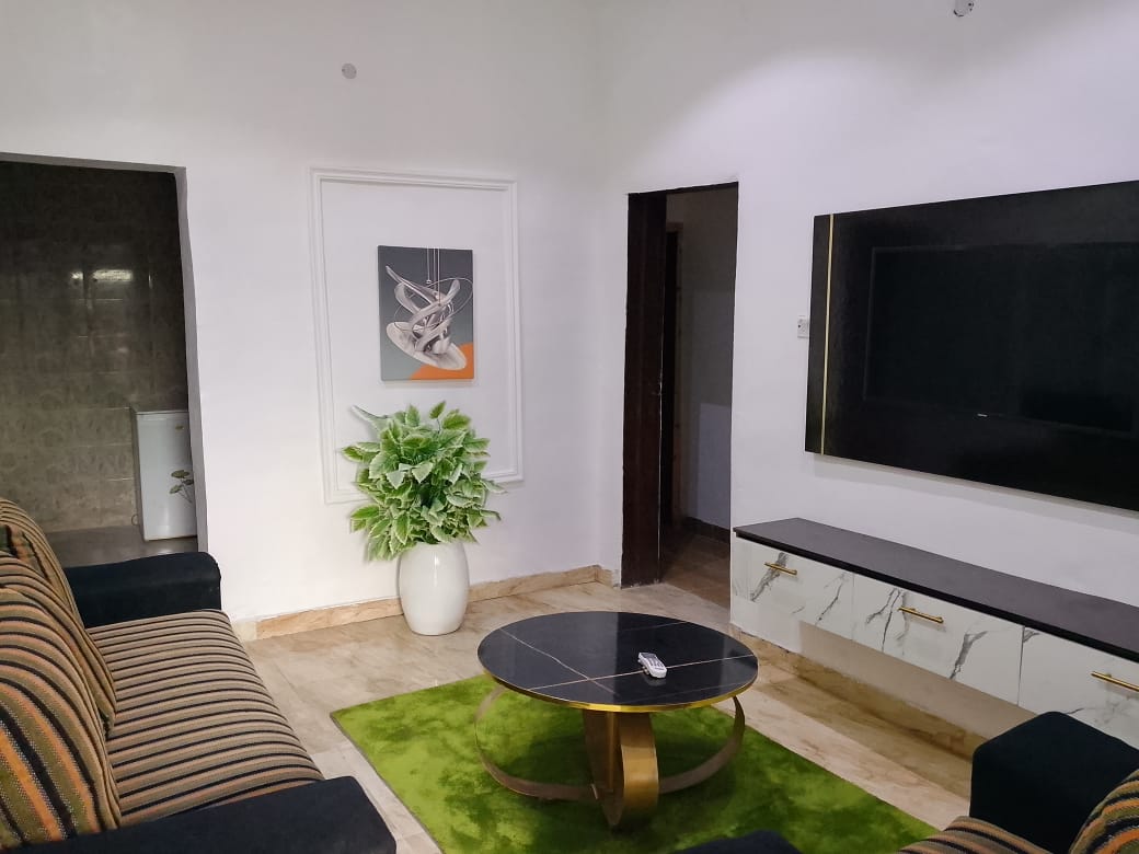 Luxe 2 – living room side view